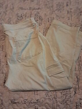 LOFT Cropped Cargo Pants in Light Tan